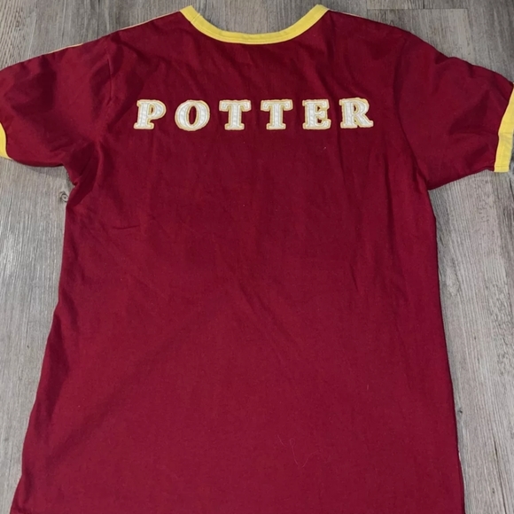 Like new harry potter its xs its must have for the real fans - Picture 2 of 2
